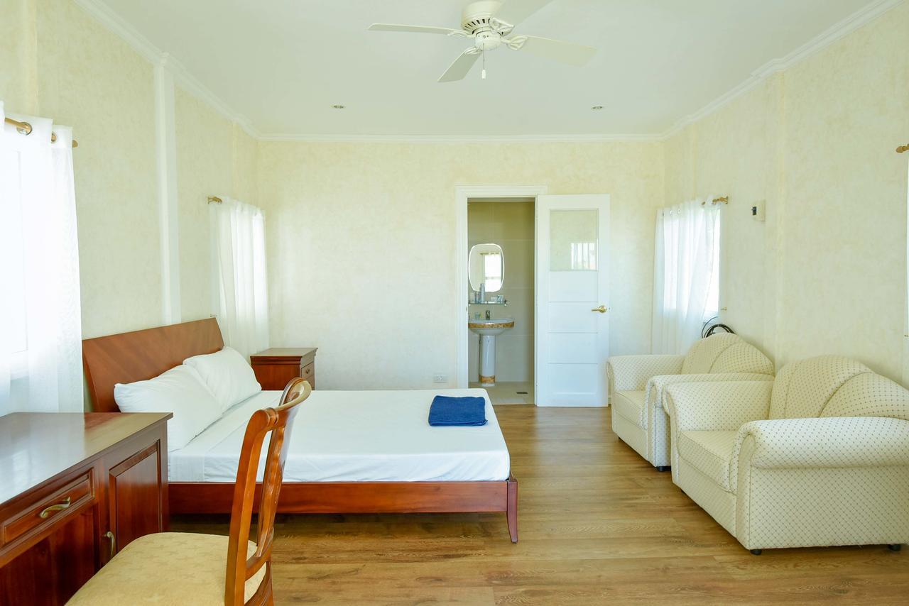 Casablanca By The Sea Hotel Olango Island Exterior photo