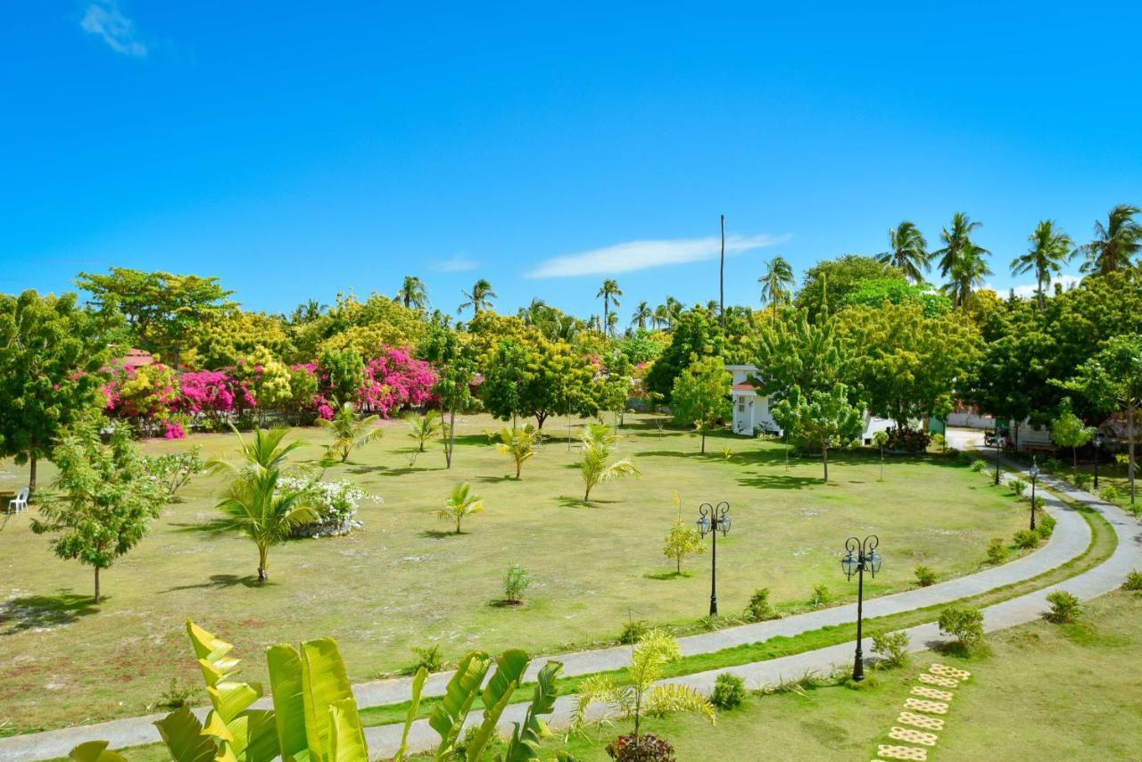 Casablanca By The Sea Hotel Olango Island Exterior photo